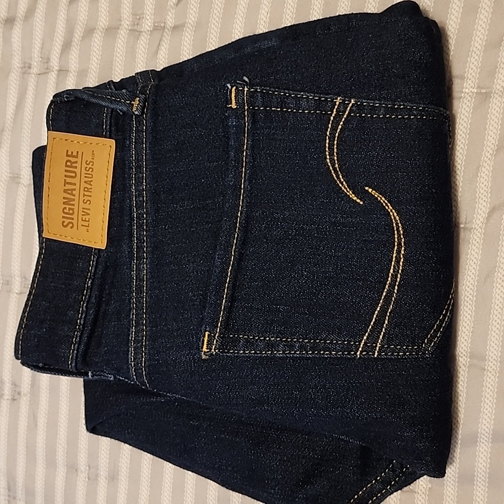 Signature Levi's High-Rise Skinny W29 L28 NWOT